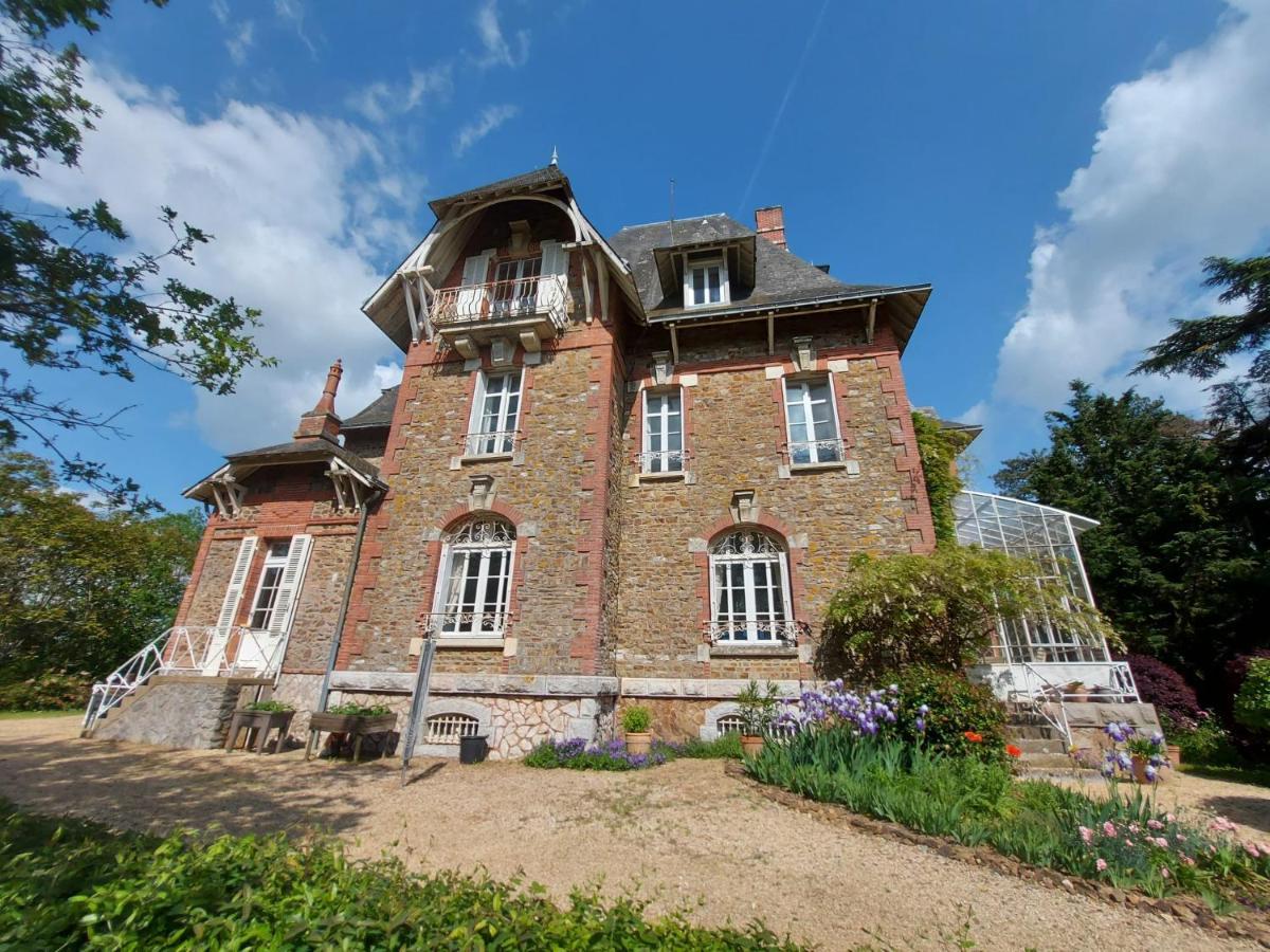 Le Manoir Des Rochers Bouere Buitenkant foto
