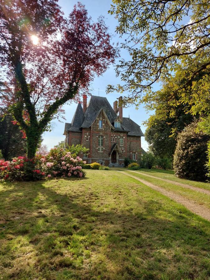 Le Manoir Des Rochers Bouere Buitenkant foto